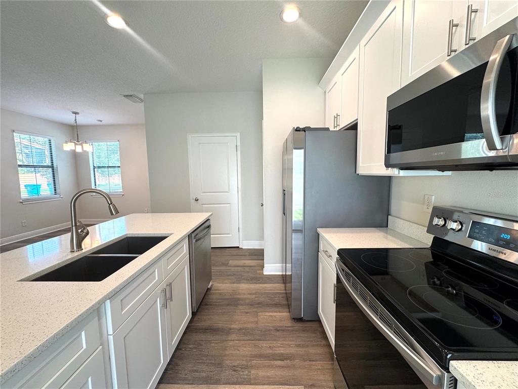 2861 Mayer Street Orlando, FL 32806 - Photo 10 of 32
