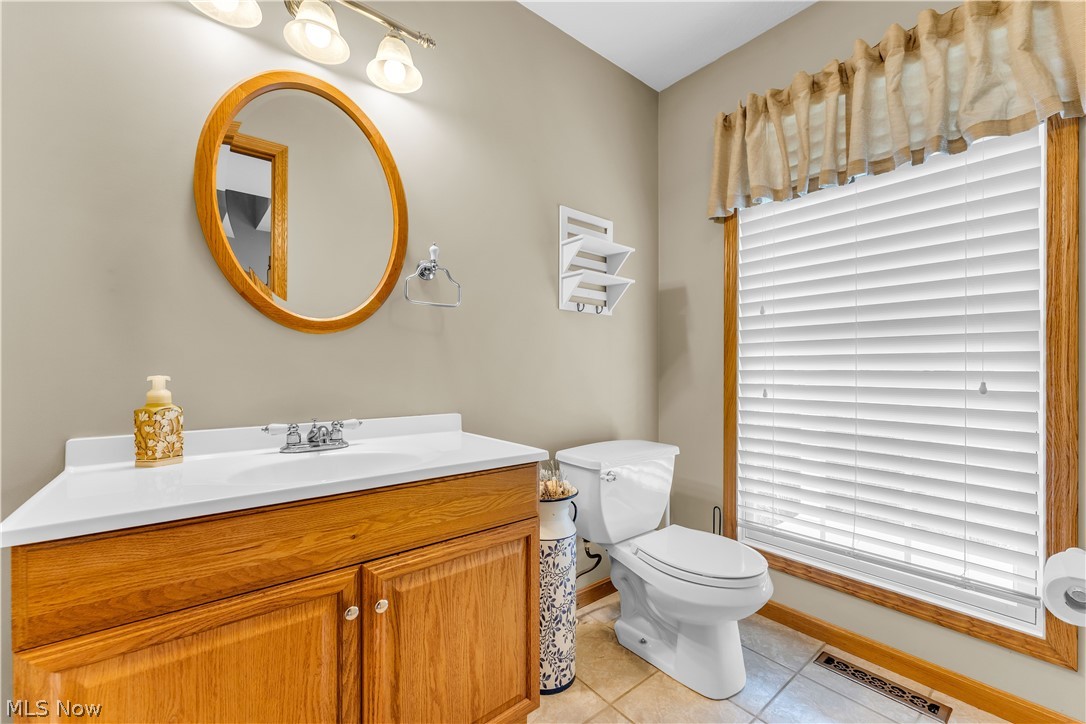 2560 Blake Road Wadsworth, OH 44281 - Photo 19 of 30 Powder room