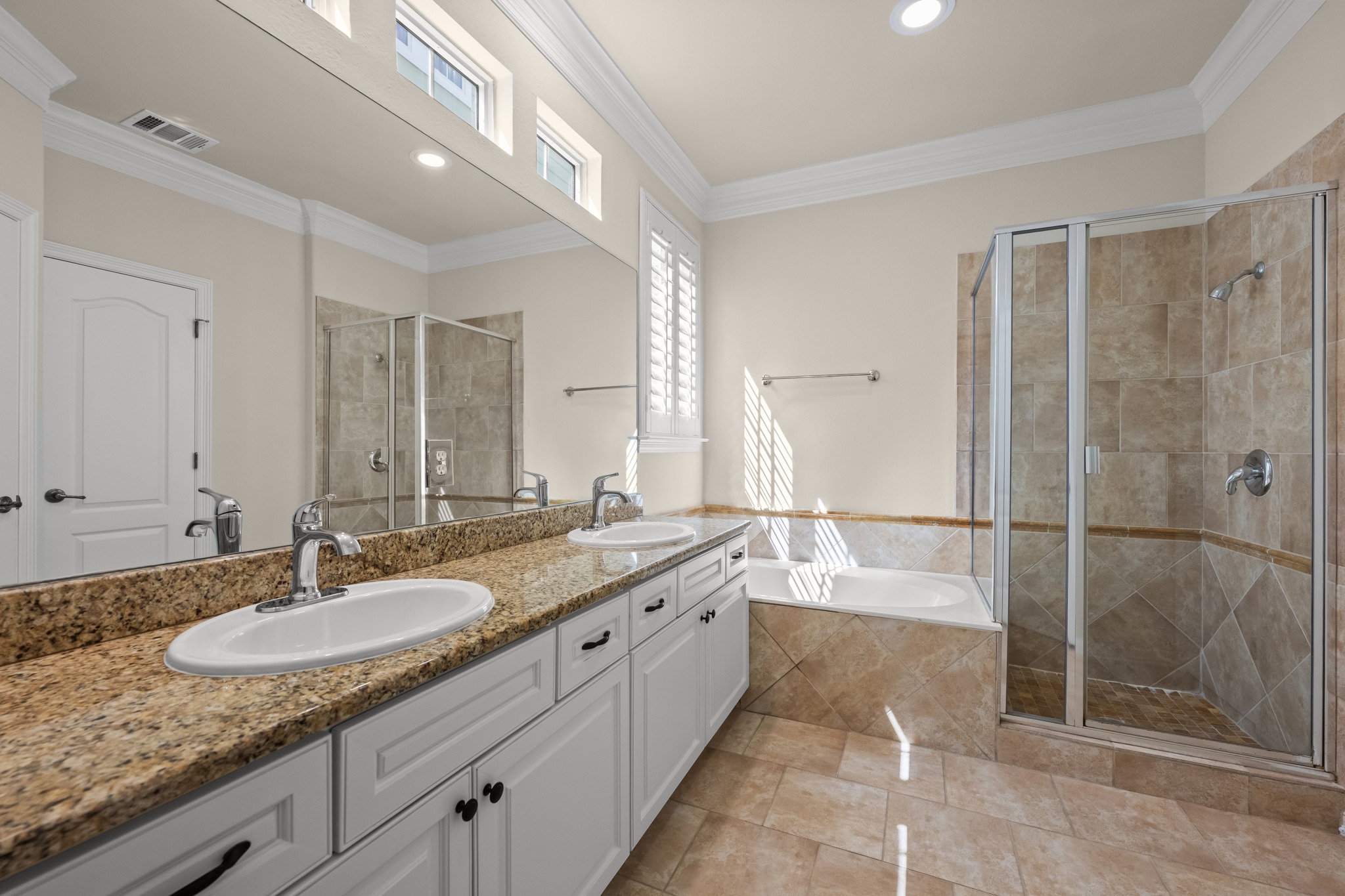 6704 Menchaca Road, Unit 31 Austin, TX 78745 - Photo 12 of 32 Gallery Image 12