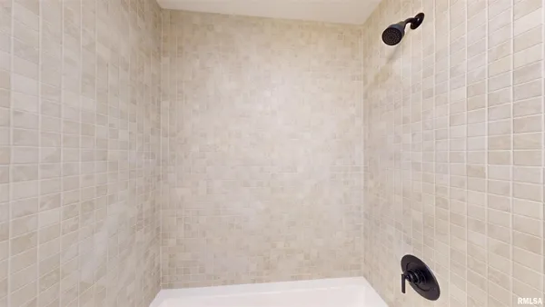 $300,415 | 5882 Butterfield Court, Bettendorf, IA 52722