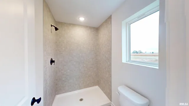 $320,415 | 5882 Butterfield Court, Bettendorf, IA 52722