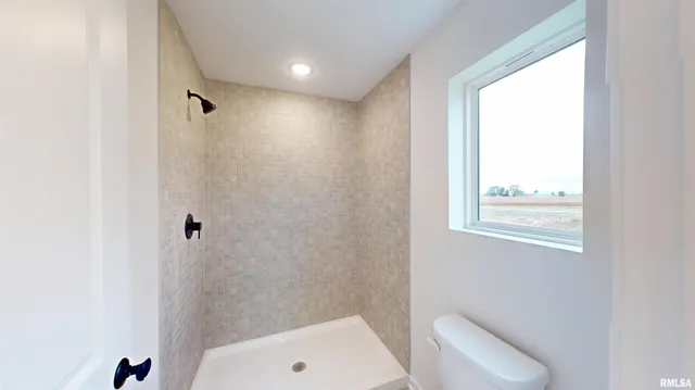 $320,415 | 5882 Butterfield Court, Bettendorf, IA 52722