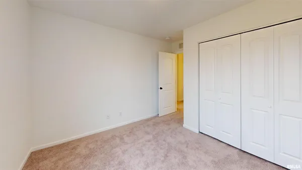 $300,415 | 5882 Butterfield Court, Bettendorf, IA 52722