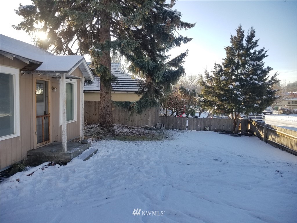 28 Fir Street North Omak, WA 98841 - Photo 2 of 21