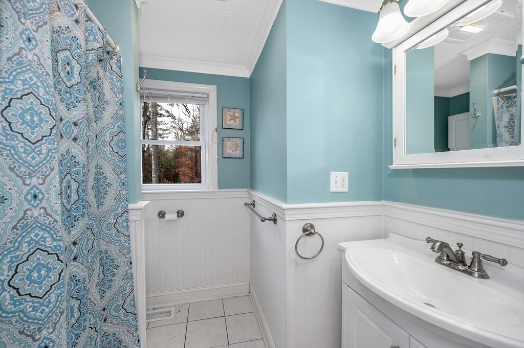 16 Juniper Way Merrimack, NH 03054 - Photo 13 of 37 Gallery Image 13