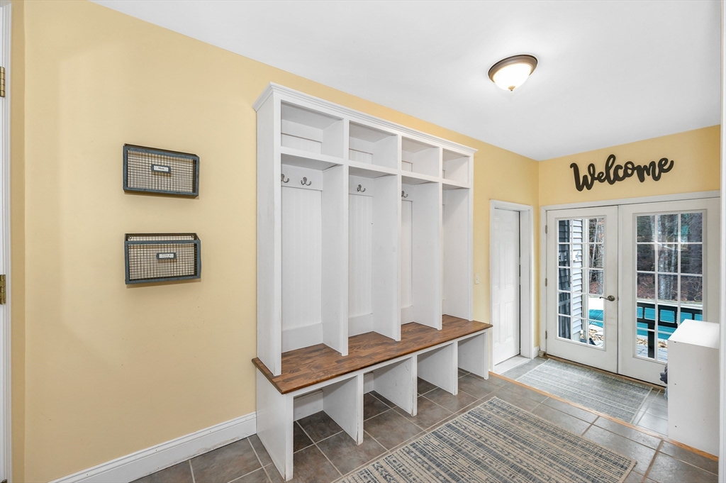 16 Juniper Way Merrimack, NH 03054 - Photo 4 of 37 Gallery Image 4