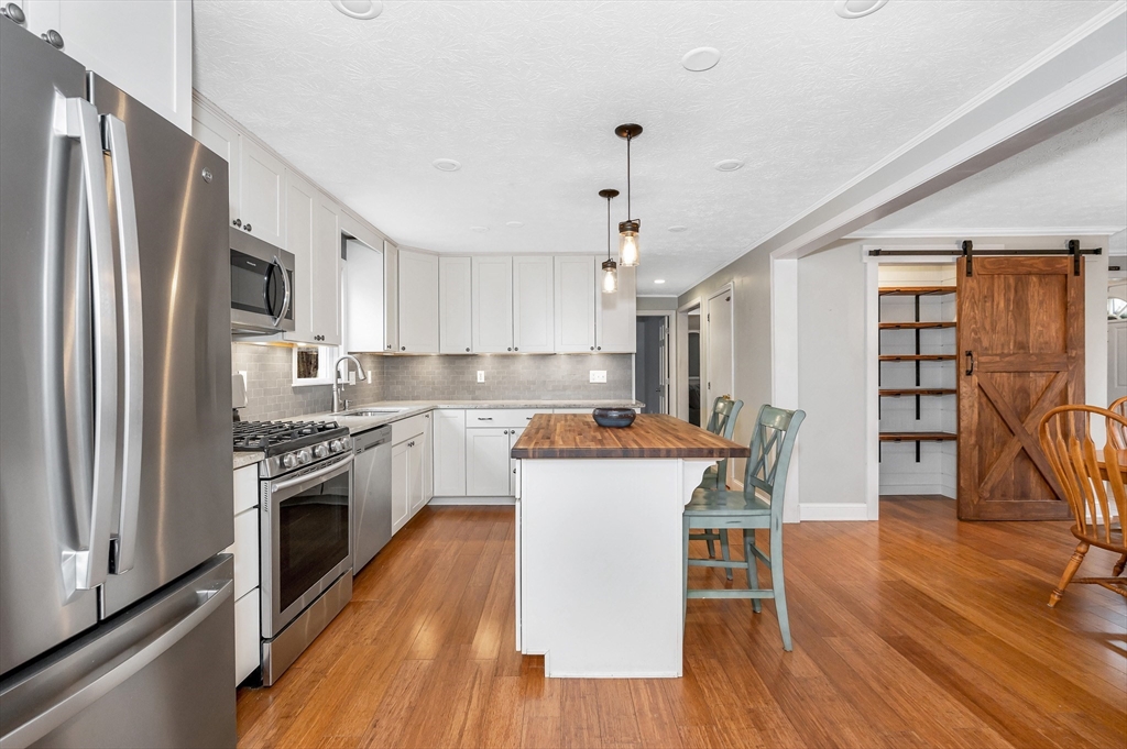 16 Juniper Way Merrimack, NH 03054 - Photo 6 of 37 Gallery Image 6