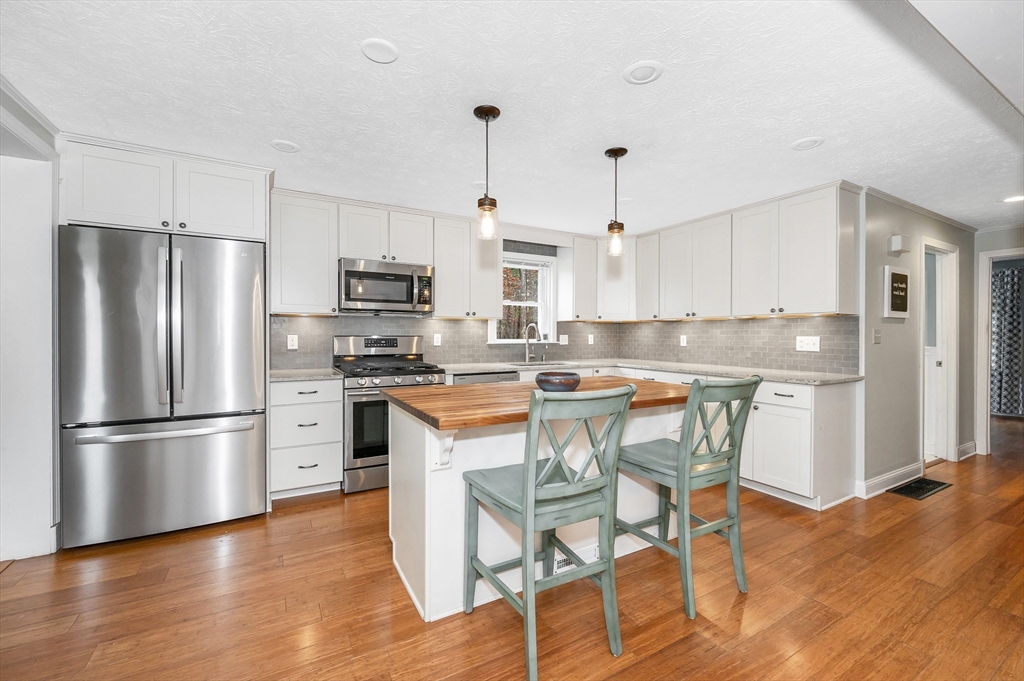 16 Juniper Way Merrimack, NH 03054 - Photo 7 of 37 Gallery Image 7