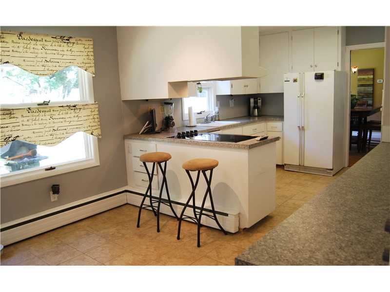 22 Haliburton Road East Providence, RI 02916 - Photo 11 of 25 Kitchen.