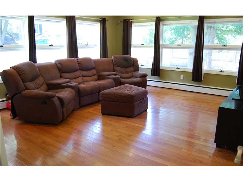 22 Haliburton Road East Providence, RI 02916 - Photo 8 of 25 Den/Family/Great Room.