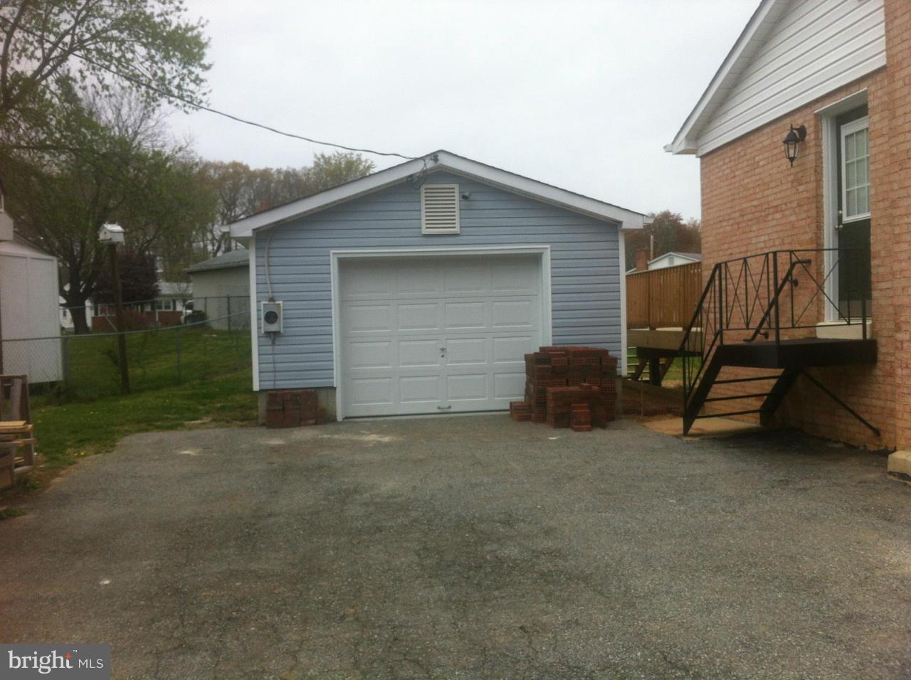 211 Manning Road East Accokeek, MD 20607 - Photo 3 of 30 Garage