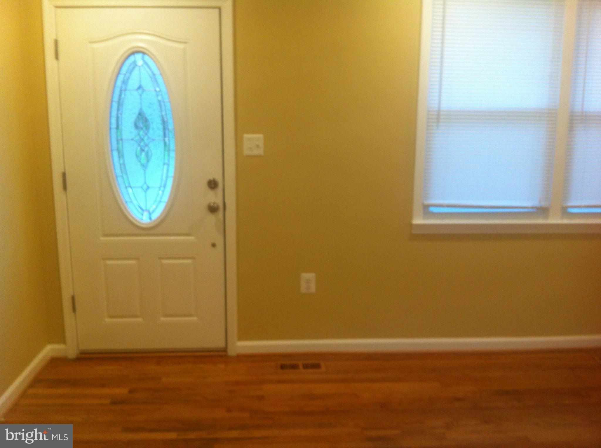 211 Manning Road East Accokeek, MD 20607 - Photo 6 of 30 Entry/Foyer
