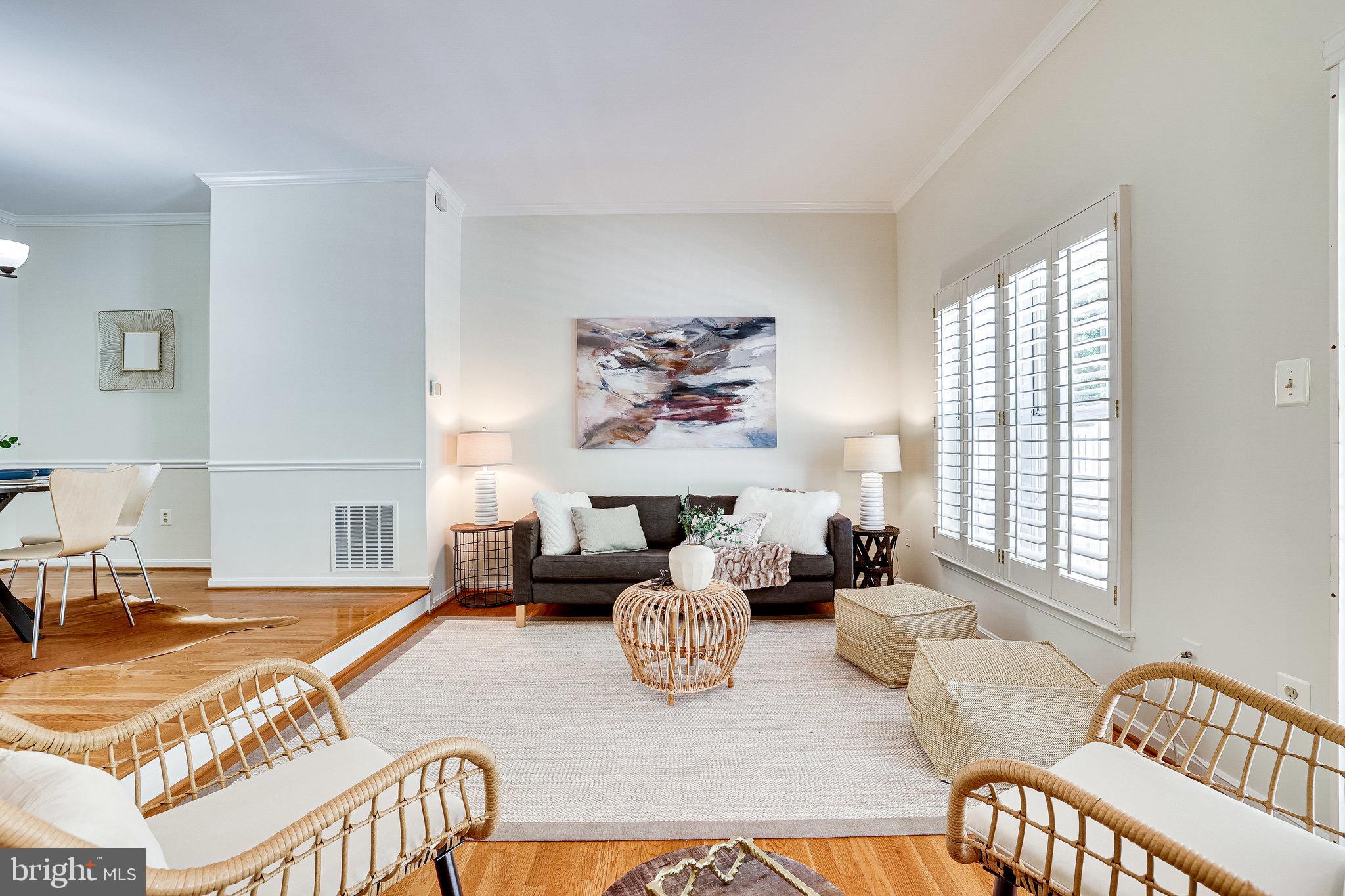 12034 Edgemere Circle Reston, VA 20190 - Photo 15 of 49 Step down into the living room