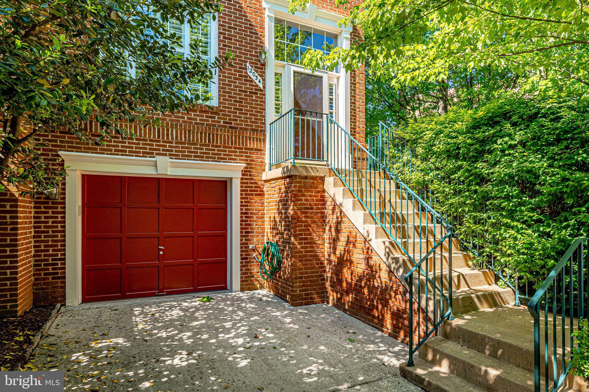 12034 Edgemere Circle Reston, VA 20190 - Photo 2 of 49 Gallery Image 2