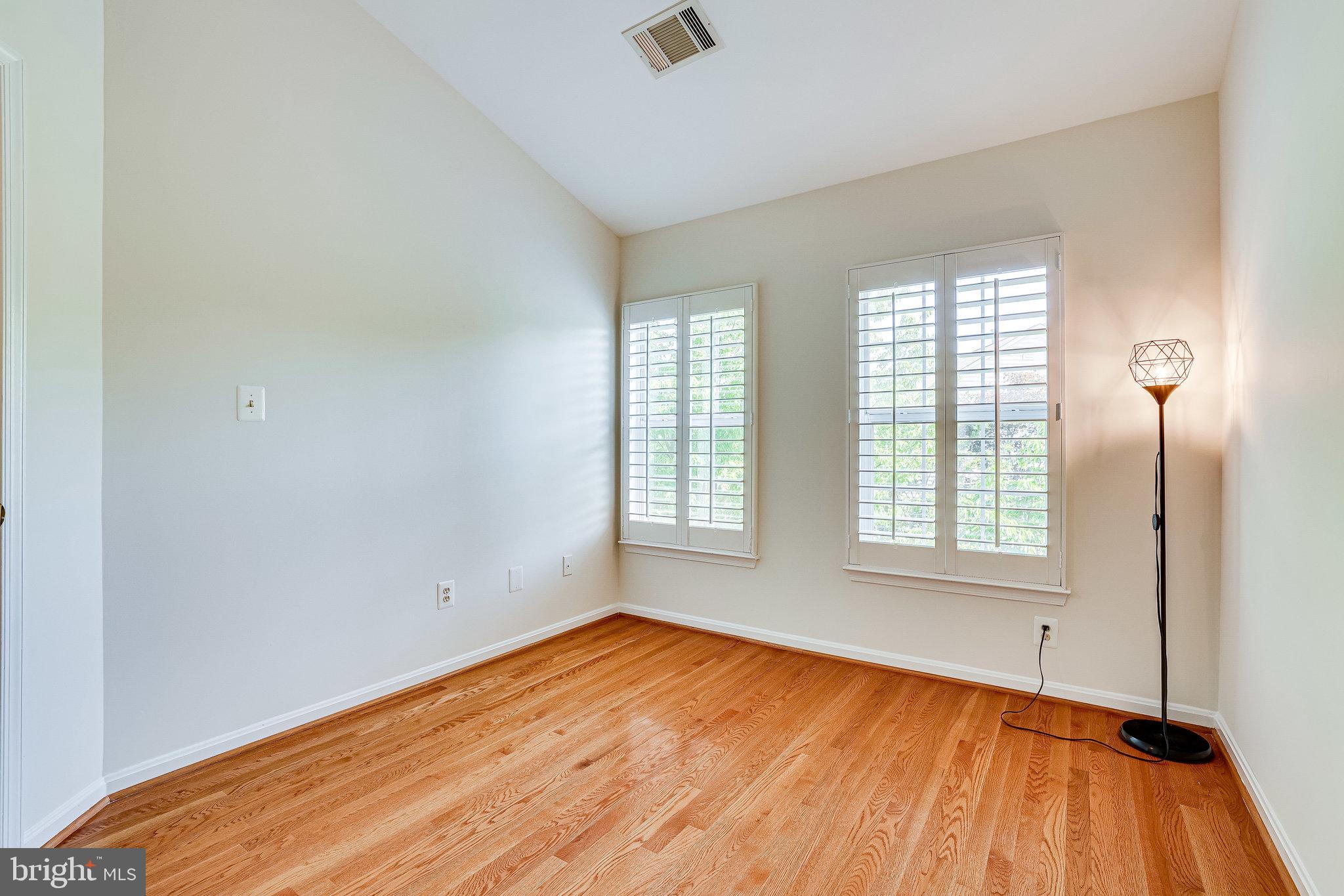 12034 Edgemere Circle Reston, VA 20190 - Photo 27 of 49 Bedroom #3 also has vaulted ceilings