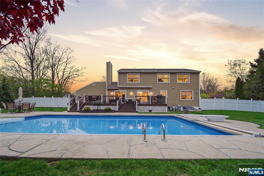 19 Blueberry Court Mahwah, NJ 07430 - Photo 39 of 50