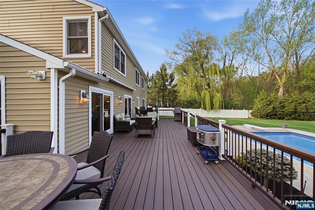19 Blueberry Court Mahwah, NJ 07430 - Photo 44 of 50