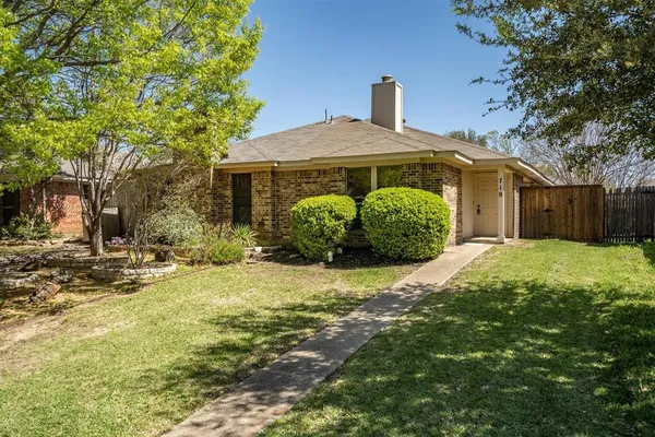 $1,800 | 710 Michol Street, Grapevine, TX 76051