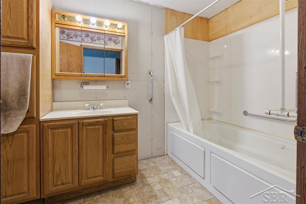 412 West Almeda Beach Road Pinconning, MI 48650 - Photo 15 of 30