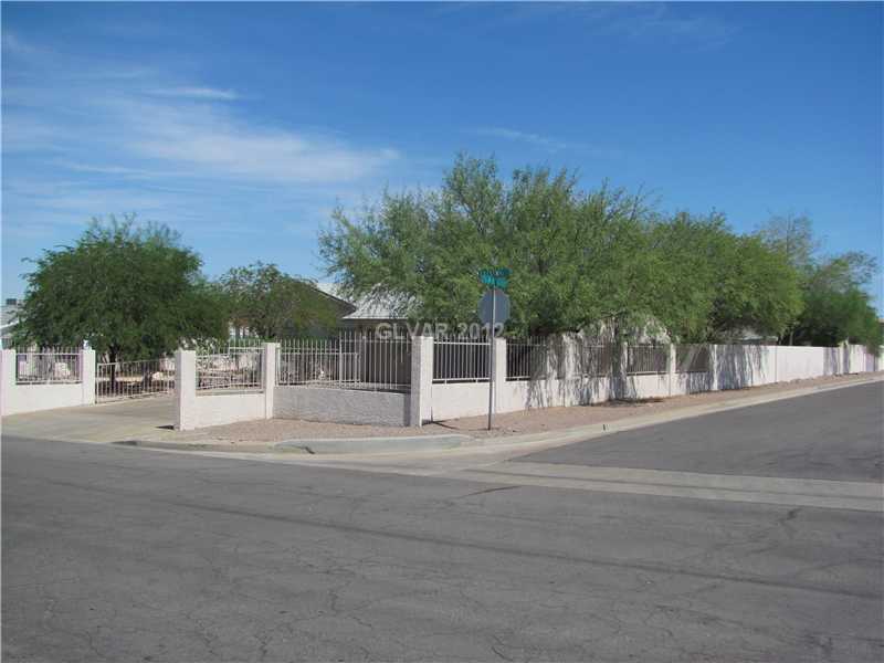 425 Crestway Road Henderson, NV 89015 - Photo 3 of 17 Property Photo. Corner view