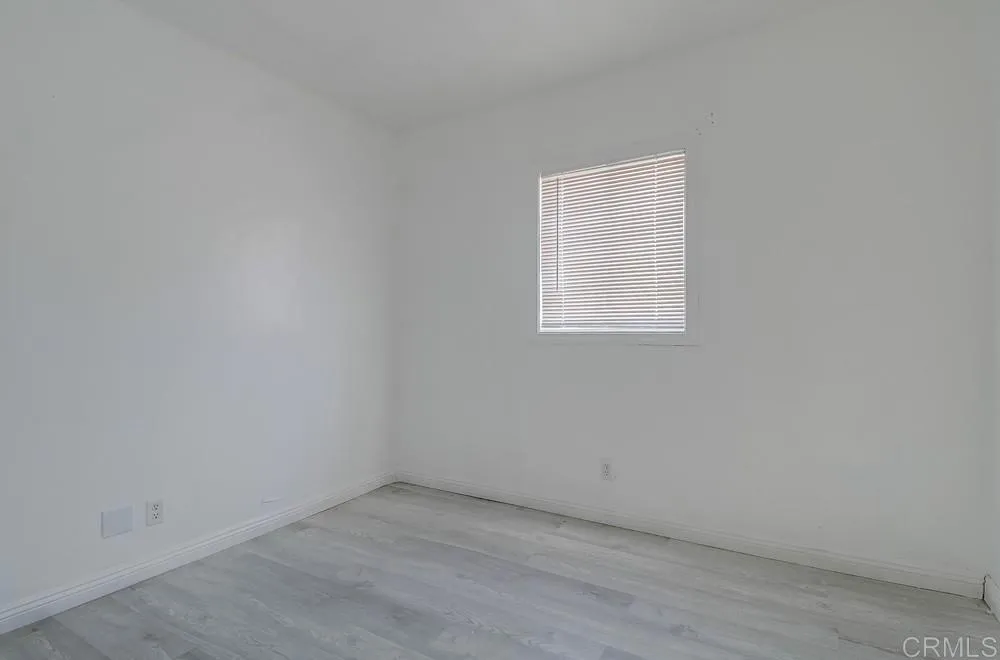 734 Grand Avenue Spring Valley, CA 91977 - Photo 26 of 33 an empty room with a window