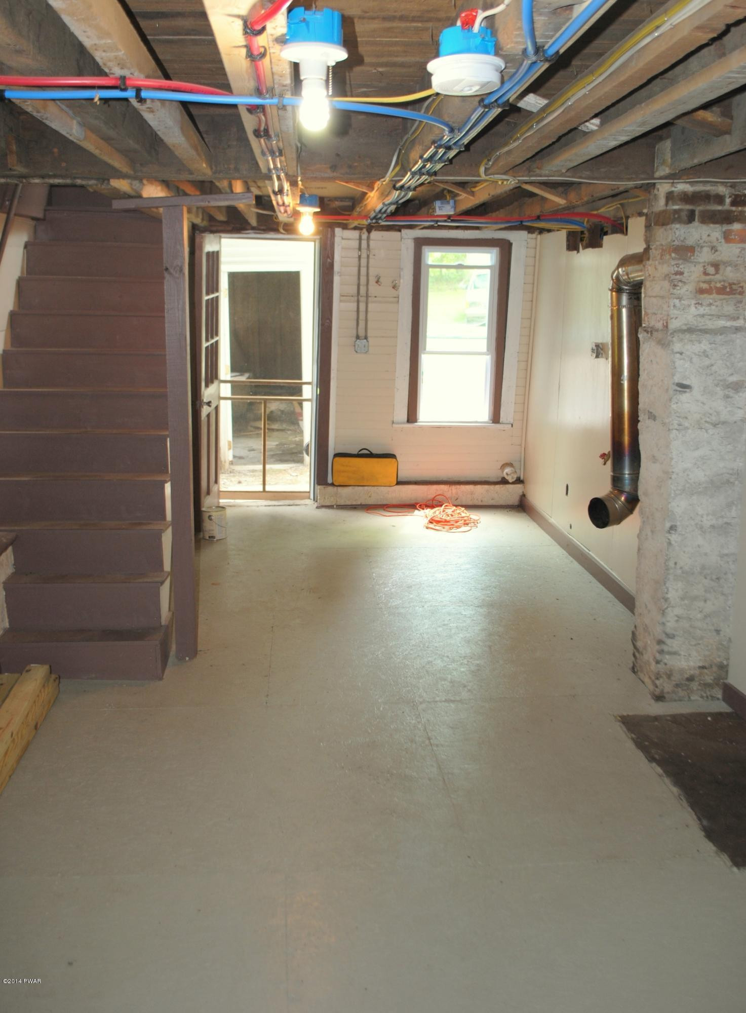 600 Neville Road Moscow, PA 18444 - Photo 34 of 35 a view of empty room with a ceiling fan