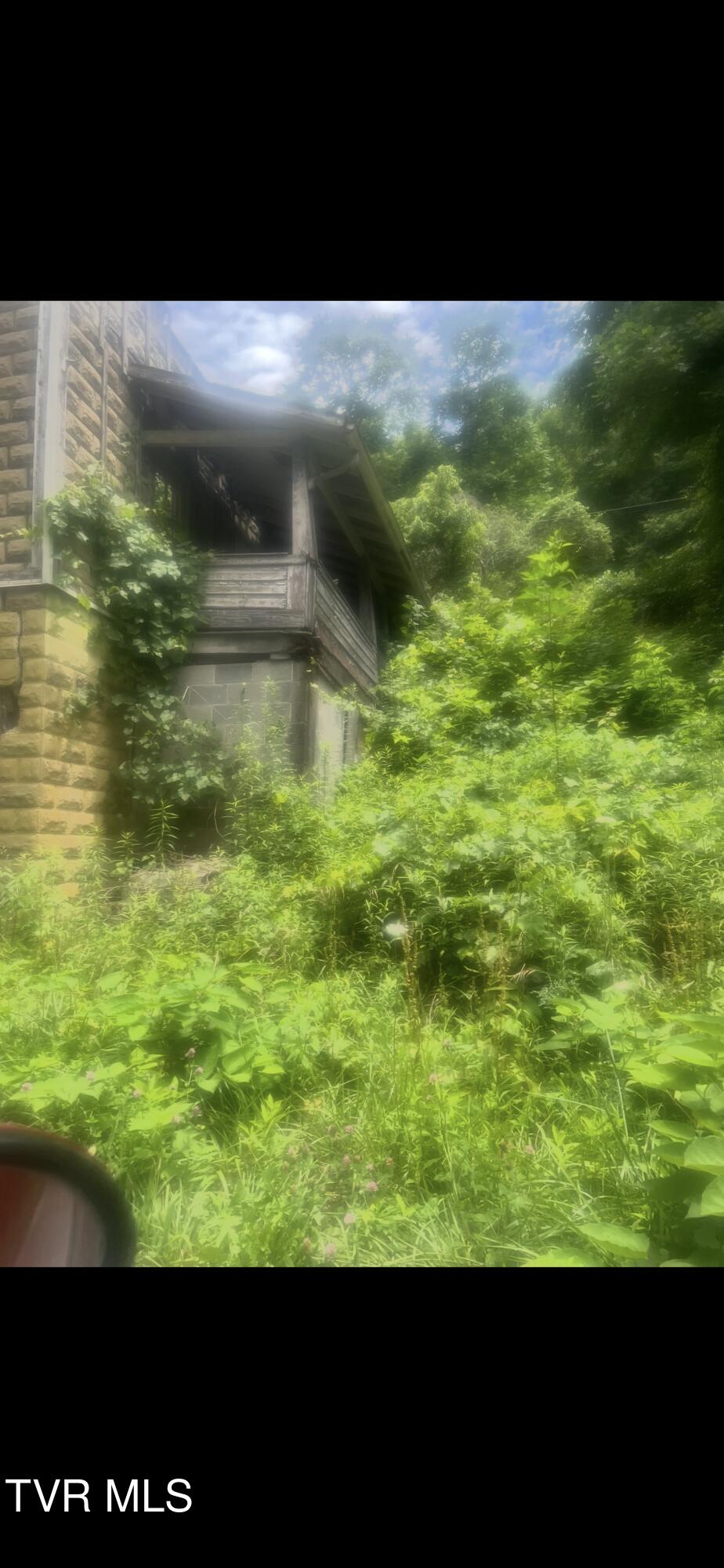 2300 Exeter Road Appalachia, VA 24216 - Photo 4 of 7 IMG_2540