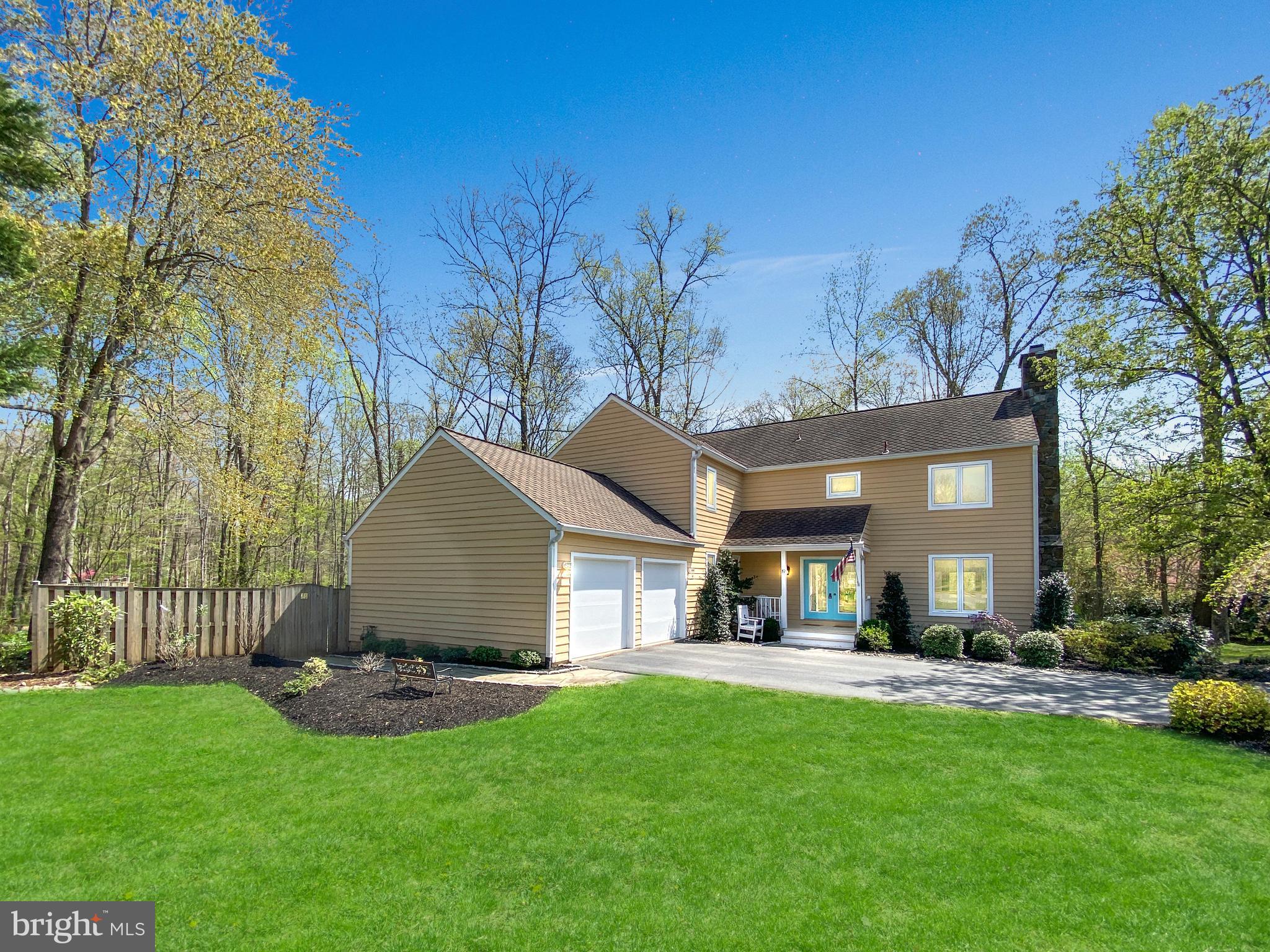 19 Rutherford Circle Sterling, VA 20165 - Photo 1 of 46 Gallery Image 1