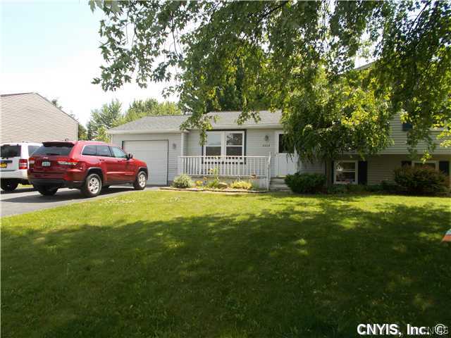 8464 Bayridge Road Cicero, NY 13039 - Photo 1 of 1 Exterior Front