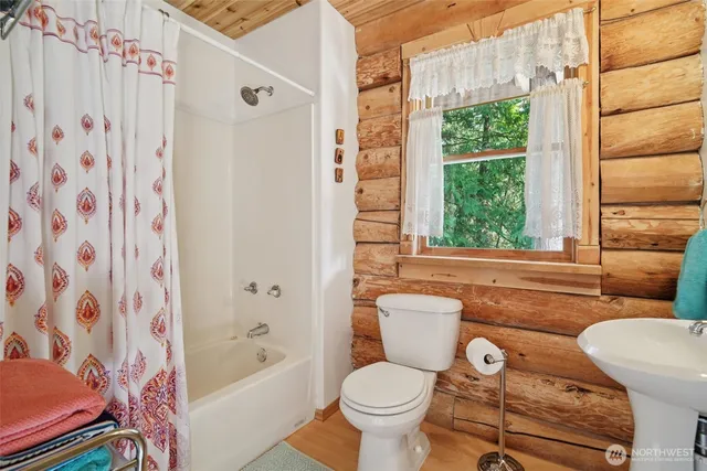 $875,000 | 37436 239th Avenue Southeast, Enumclaw, WA 98022