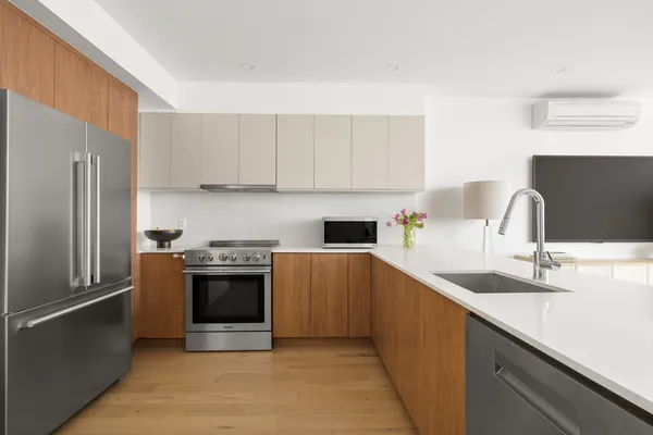 $2,250,000 | 81 India Street, Unit 4A | Greenpoint