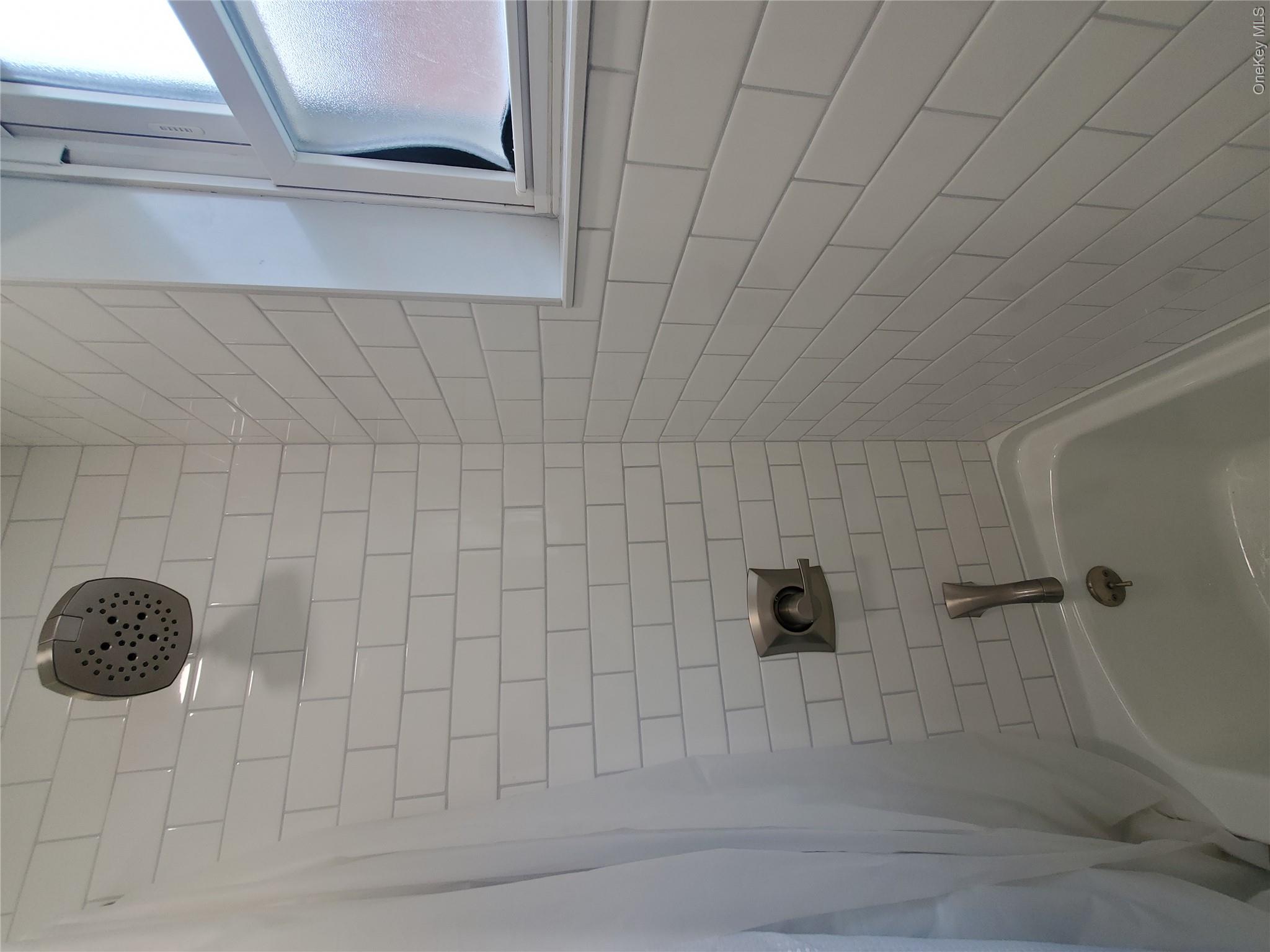 1879 Crompond Road, Unit A21 Peekskill, NY 10566 - Photo 19 of 20 a bathroom with a sink