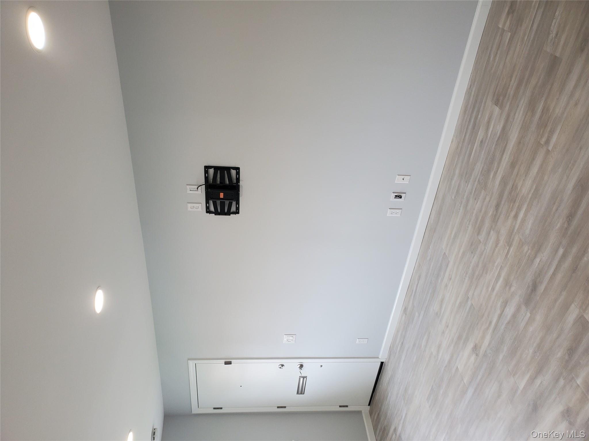 1879 Crompond Road, Unit A21 Peekskill, NY 10566 - Photo 3 of 20