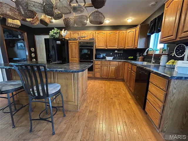 $775,000 | 38520 Pin Oak Church Road, Truxton, MO 63381