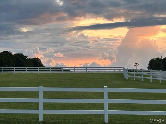 $775,000 | 38520 Pin Oak Church Road, Truxton, MO 63381