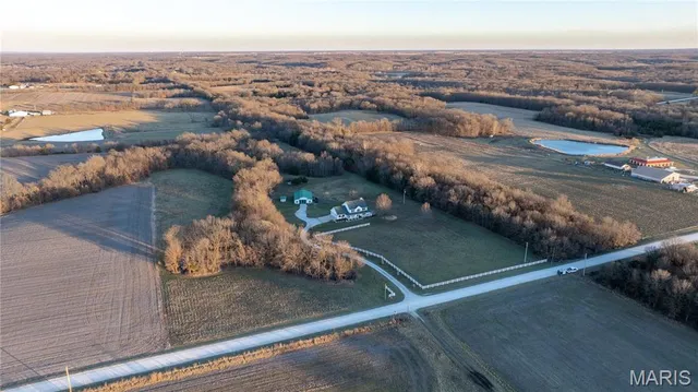 $775,000 | 38520 Pin Oak Church Road, Truxton, MO 63381