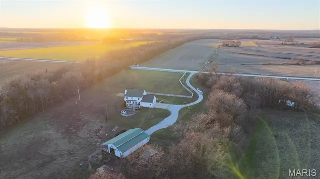 $775,000 | 38520 Pin Oak Church Road, Truxton, MO 63381