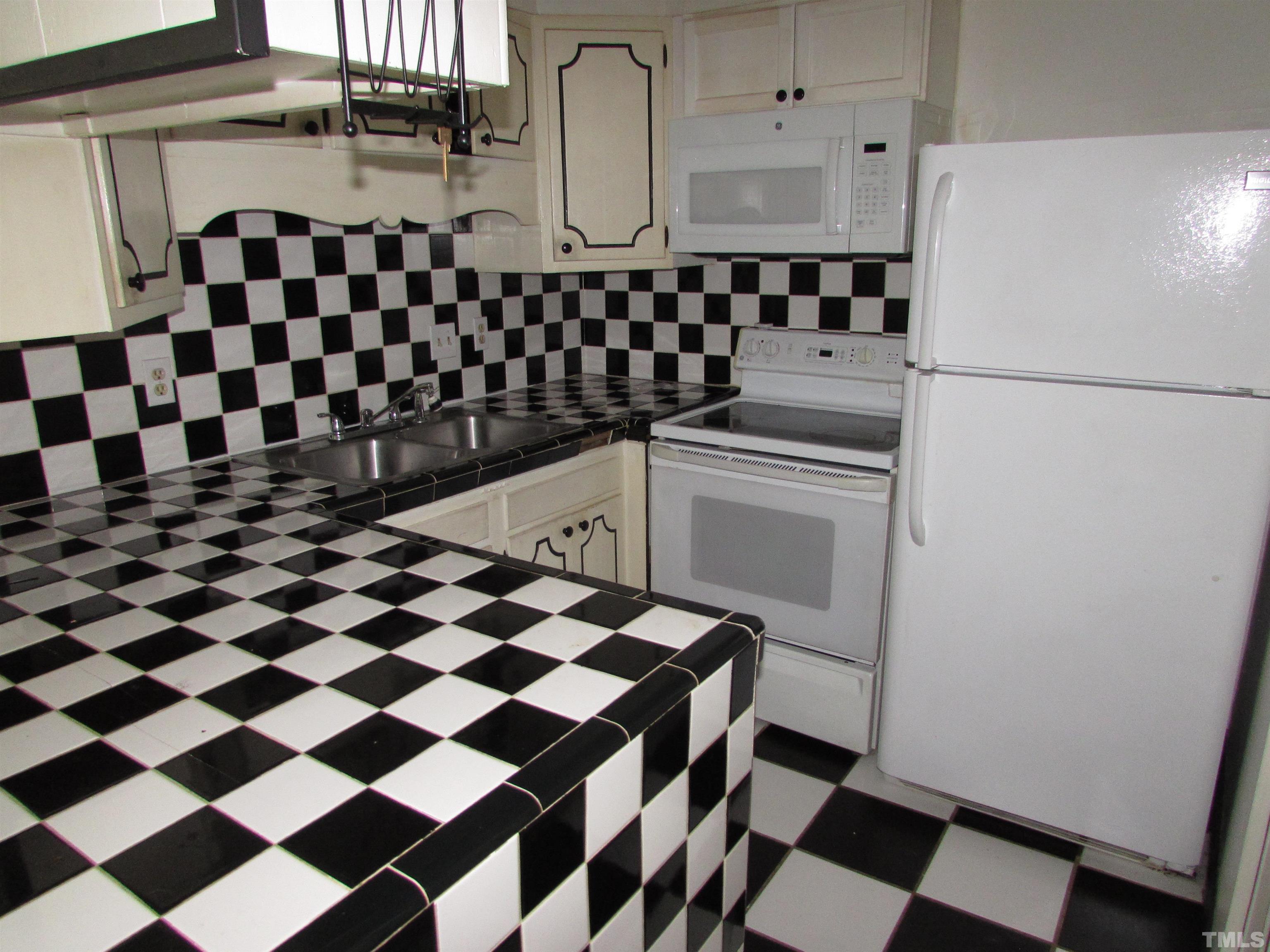 5612 Falls Of Neuse Road, Unit F Raleigh, NC 27609 - Photo 17 of 27 Gallery Image 17
