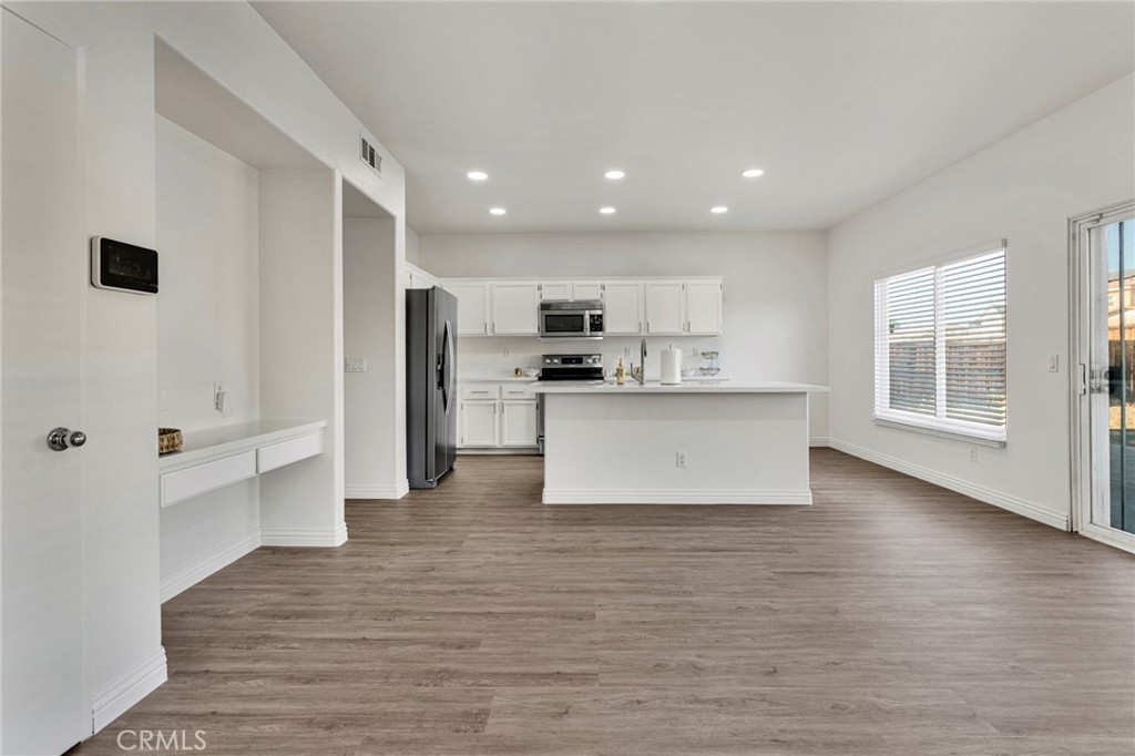 13653 Cobalt Road Victorville, CA 92392 - Photo 9 of 53