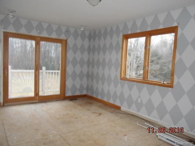 21055 Inkster Road Romulus, MI 48174 - Photo 14 of 19 DSCN4841.jpg