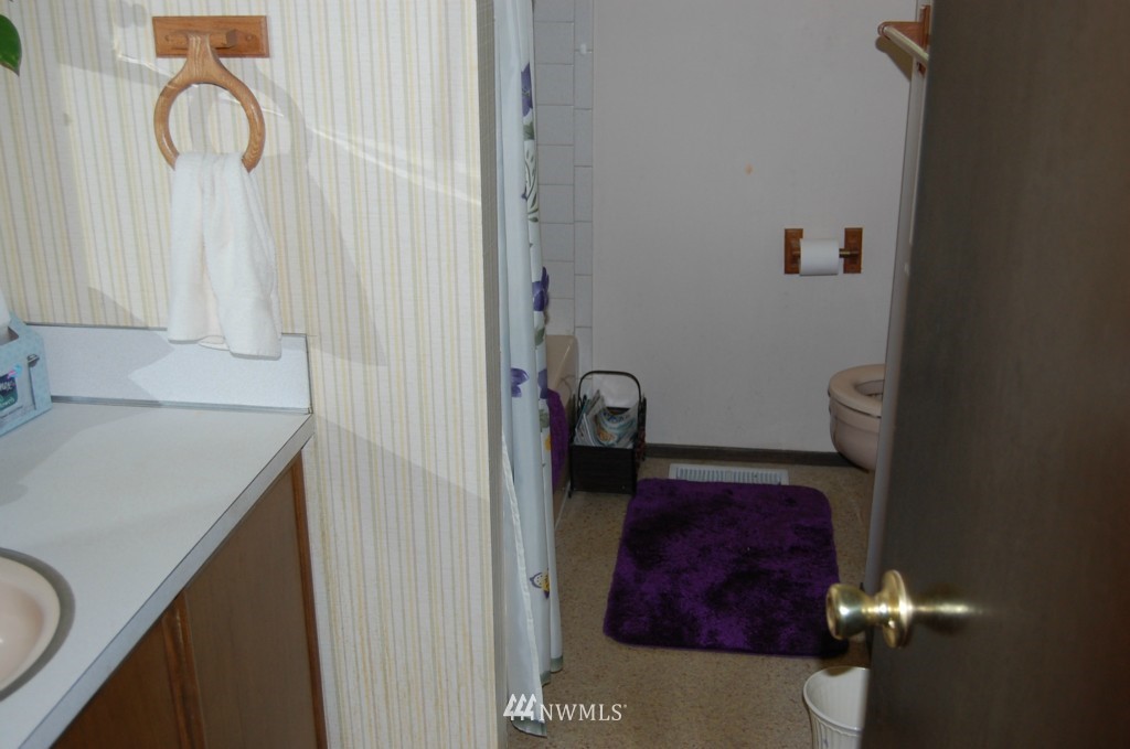 10807 Northeast 152nd Street Bothell, WA 98011 - Photo 17 of 23 Gallery Image 17