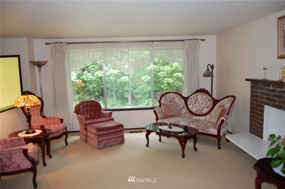 10807 Northeast 152nd Street Bothell, WA 98011 - Photo 3 of 23 Gallery Image 3