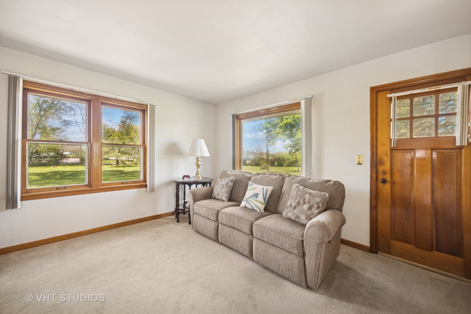 1961 Buckley Road Libertyville, IL 60048 - Photo 3 of 24