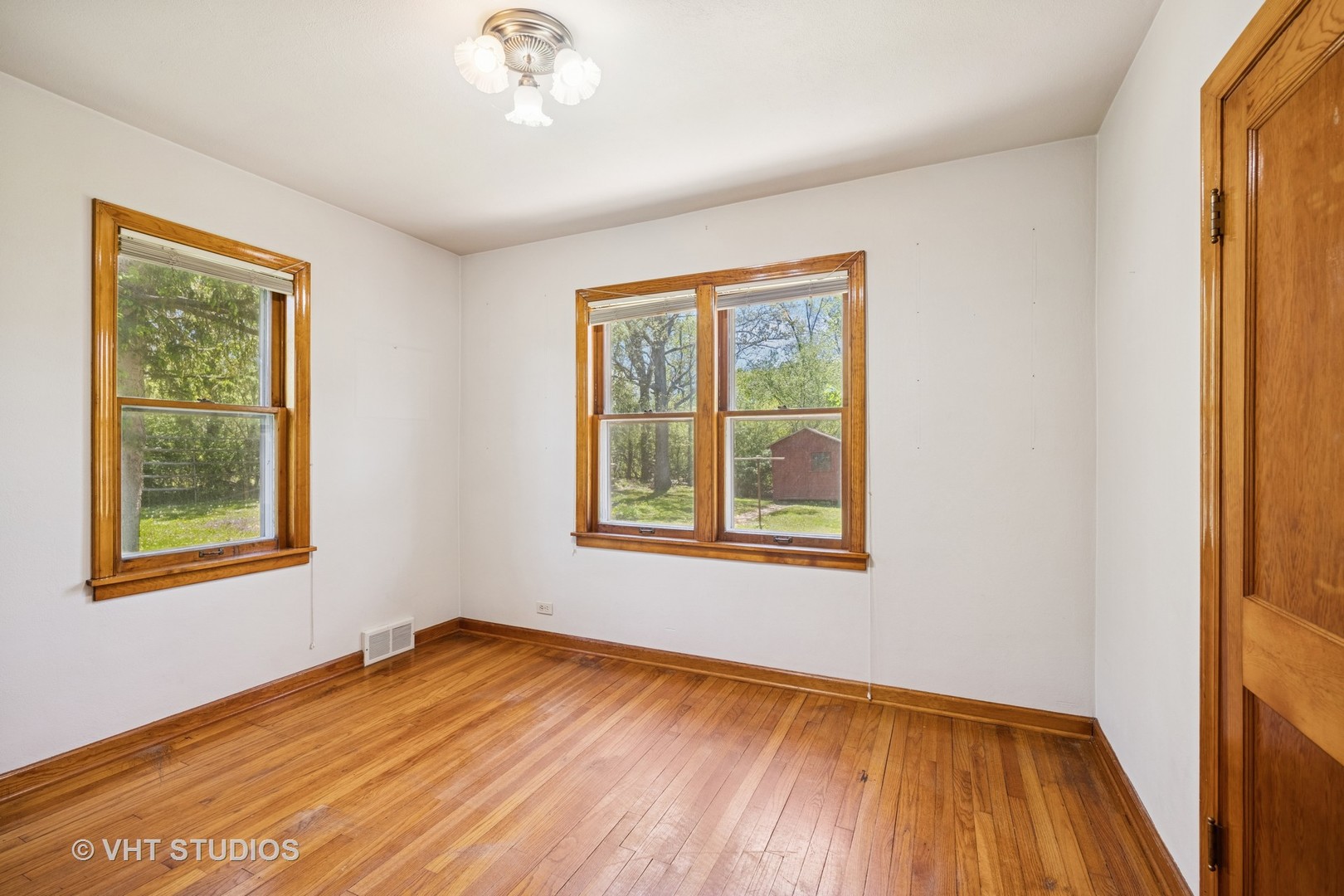 1961 Buckley Road Libertyville, IL 60048 - Photo 10 of 24