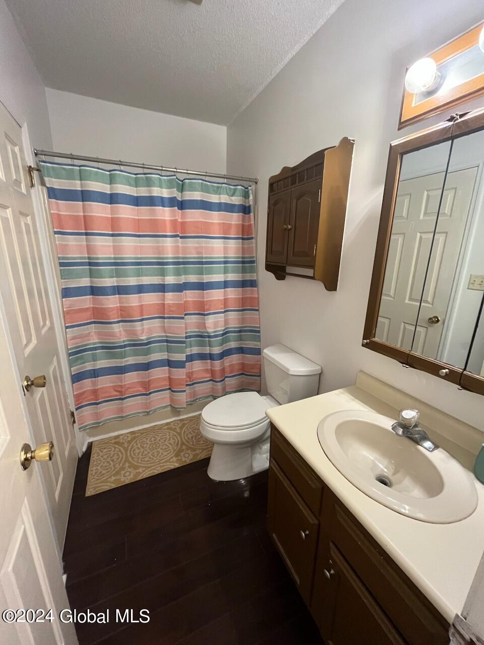 1976 Curry Road, Unit H160 Rotterdam, NY 12303 - Photo 17 of 32 Bathroom