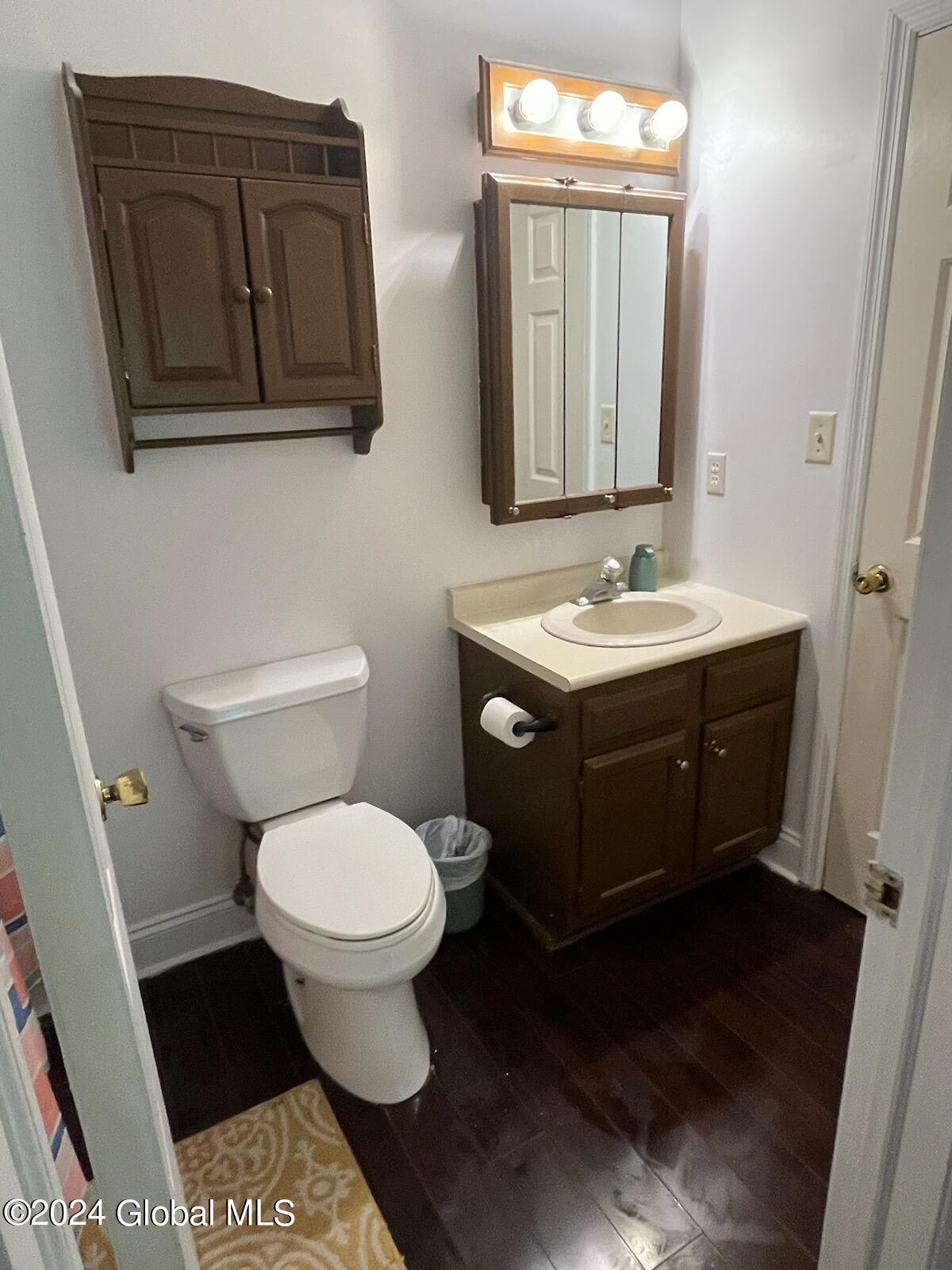 1976 Curry Road, Unit H160 Rotterdam, NY 12303 - Photo 23 of 32 Bathroom