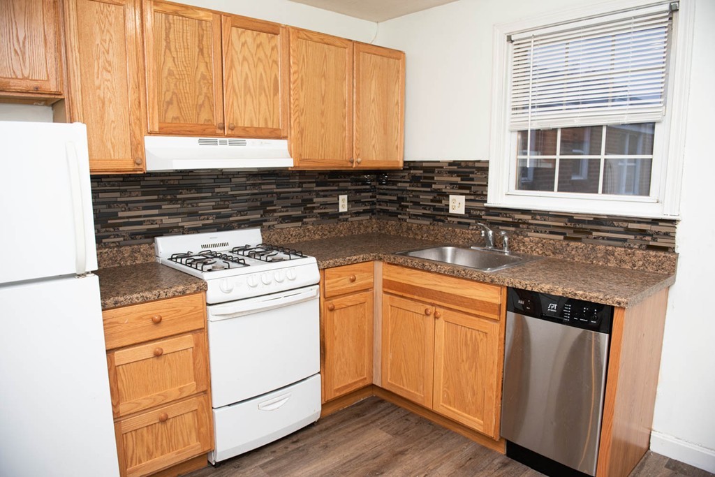 453 Cold Spring Avenue, Unit 3 West Springfield, MA 01089 - Photo 1 of 14 Gallery Image 1