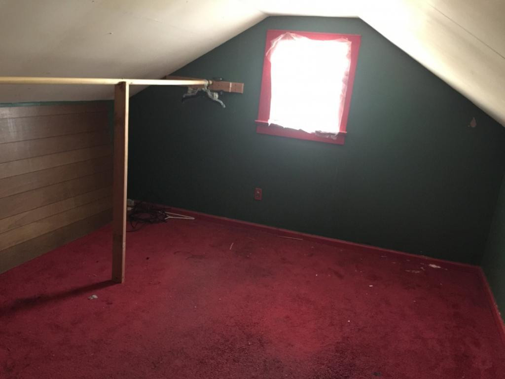 1333 Hampton Road Eden, NC 27288 - Photo 18 of 23 an empty room with windows