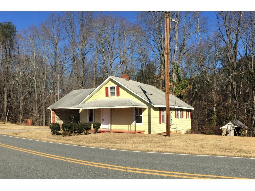 1333 Hampton Road Eden, NC 27288 - Photo 22 of 23 a view of a house with a yard and wooden fence