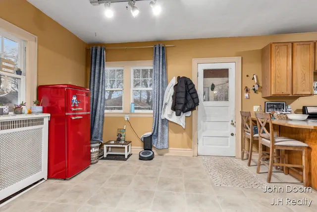 $375,000 | 331 Aurora Street Southeast, Grand Rapids, MI 49507